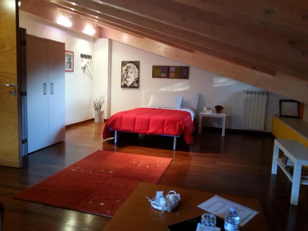 B&B Douglas House Varese Italy